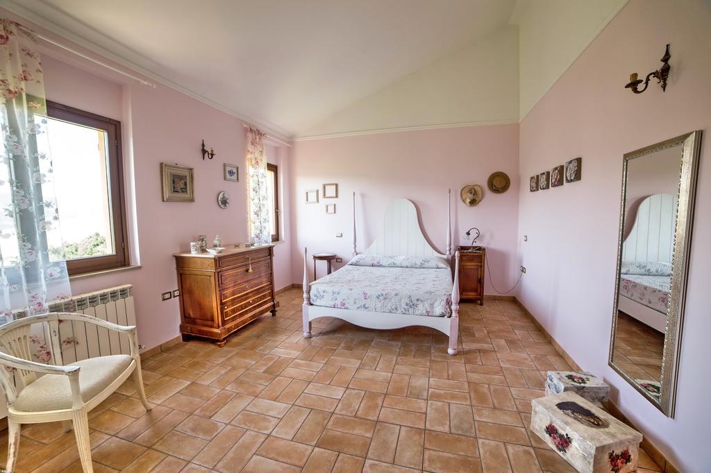 La Rupe del Falco Monteciccardo Exterior foto